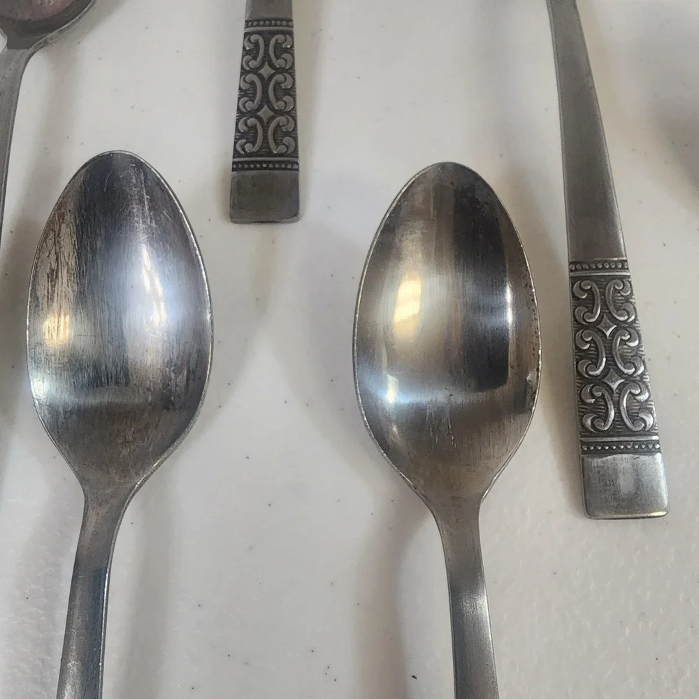 Roger's Casa Vista FLAWS Set Of 7 Small Teaspoons